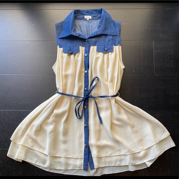 Button down Blouse - Picture 1 of 6